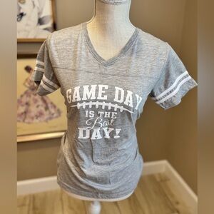 5 for $30 Like New! L.A.T. Apparel Game Day Tee